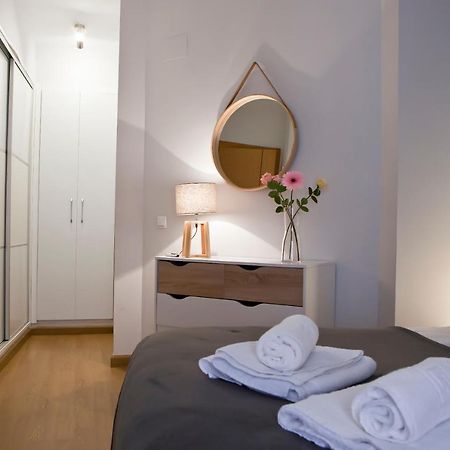 Luz Y Tranquilidad En El Casco Historico - Parking Gratis Appartement Sevilla Buitenkant foto