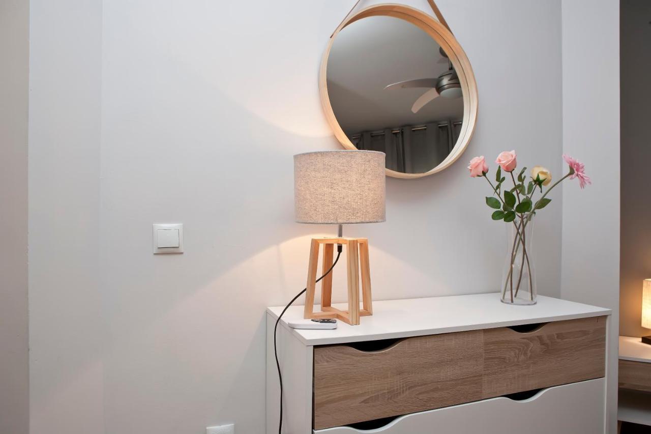 Luz Y Tranquilidad En El Casco Historico - Parking Gratis Appartement Sevilla Buitenkant foto