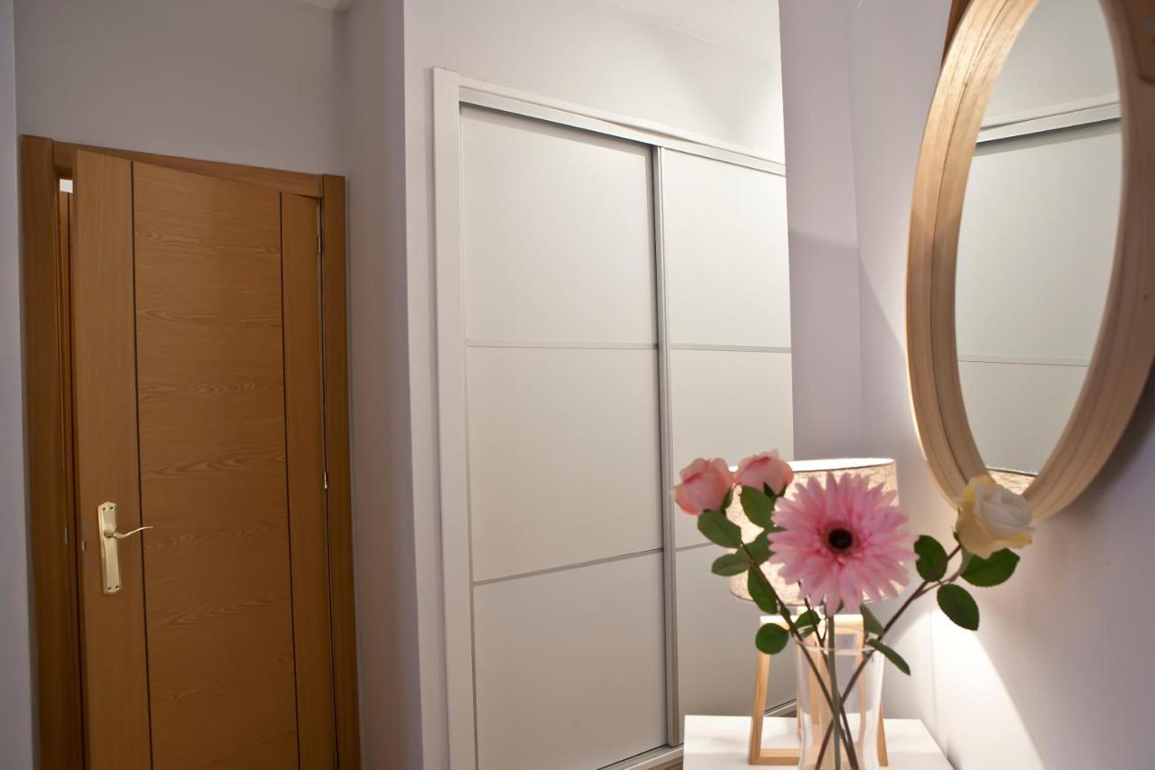 Luz Y Tranquilidad En El Casco Historico - Parking Gratis Appartement Sevilla Buitenkant foto