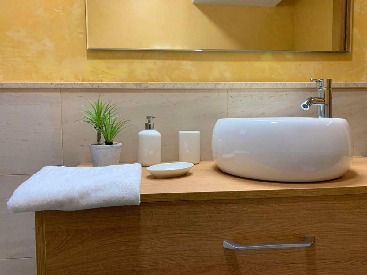 Luz Y Tranquilidad En El Casco Historico - Parking Gratis Appartement Sevilla Buitenkant foto